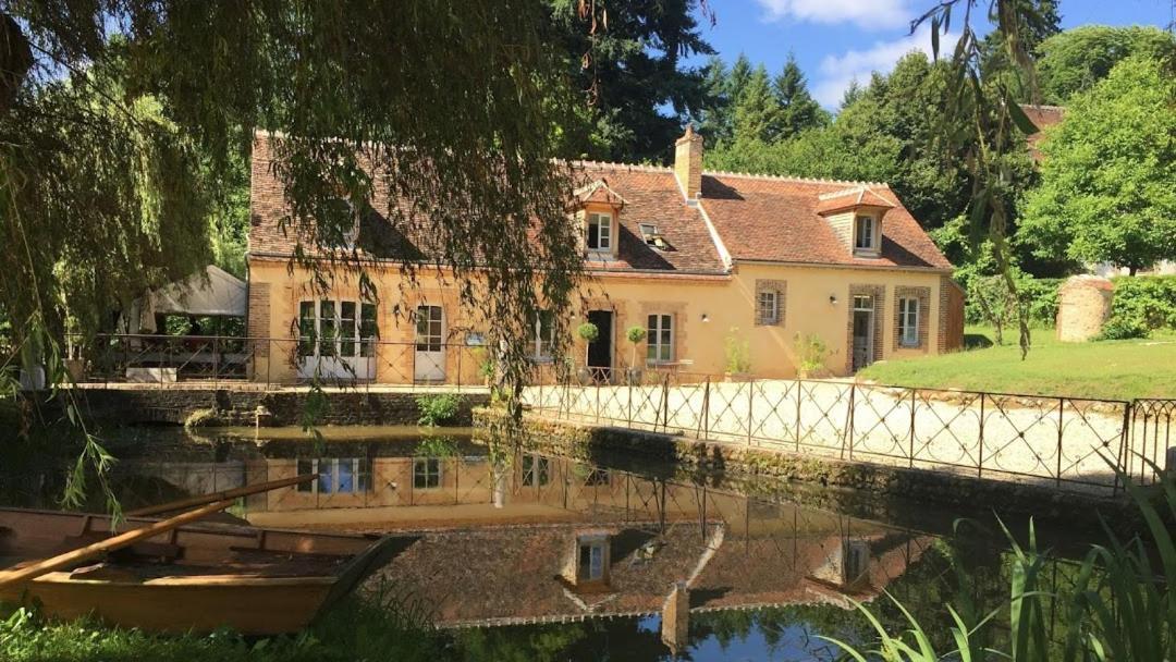 Le Moulin De Corneil Acomodação com café da manhã Mézilles Exterior foto